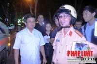 Tối 26.2, ông Đoàn Ngọc Hải, Phó chủ tịch UBND quận 1 (TP.HCM) tiếp tục chỉ huy các lực lượng quản lý đô thị, CSGT, Cảnh sát trật tự... triển khai công tác lập lại trật tự đô thị trên vỉa hè địa bàn quận.