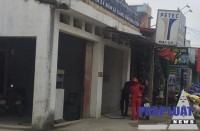 Cửa hàng xăng dầu trên đường Bà Triệu đã hết hạn và phải di dời sang vị trí khác nhưng vẫn hoạt động bình thường