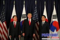 Ba nhà lãnh đạo Hàn, Mỹ, Nhật thống nhất sẽ tăng sức ép lên Triều Tiên - Ảnh: Reuters  
