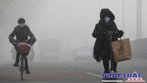 Khói bụi ô nhiễm mịt mù ở Bắc Kinh hồi tháng 2-2017 - Ảnh: REUTERS