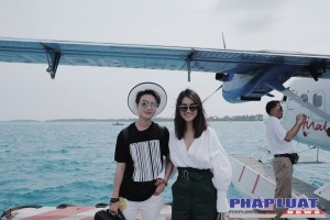 MC Quỳnh Chi và MC Thùy Dung gợi cảm với bikini ở biển Maldives