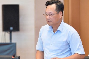 Phó chánh án TAND Tối cao Nguyễn Văn Tiến phát biểu sáng 7/9. Ảnh: Media Quốc hội