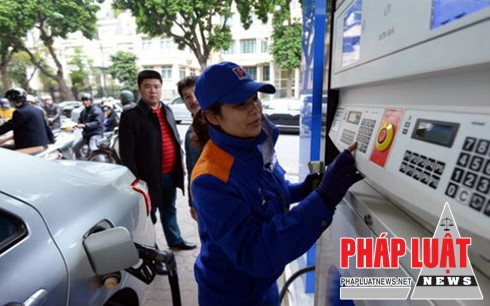 Giá xăng giảm "tượng trưng", tăng giá dầu từ 15h ngày 6/3
