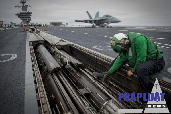 Tàu sân bay USS Carl Vinson cùng 5.500 thủy thủ đoàn tới Hàn Quốc tham gia tập trận. Ảnh: Navy/UPI