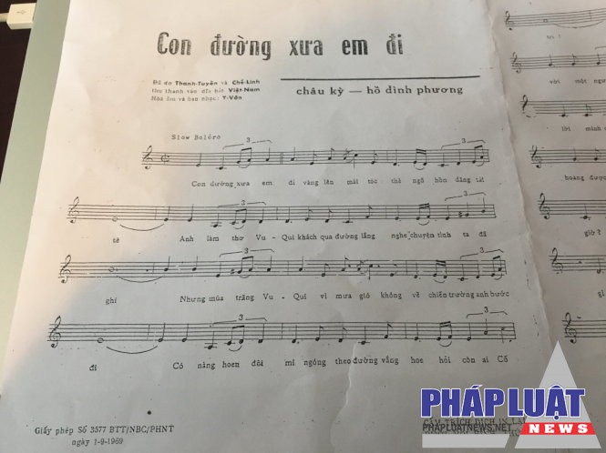 Bản nhạc ca khúc "Con đường xưa em đi", một trong năm ca khúc bị Cục Nghệ thuật biểu diễn thu hồi - Ảnh: V.V.TUÂN