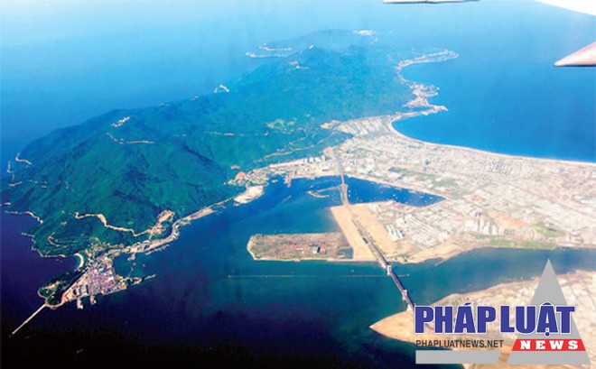 Bán đảo Sơn Trà nhìn từ trên cao. Nguồn: wikiwand.com