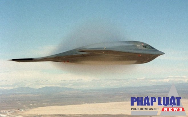 Northrop Grumman B-2 Spirit là mẫu máy bay ném bom tàng hình 