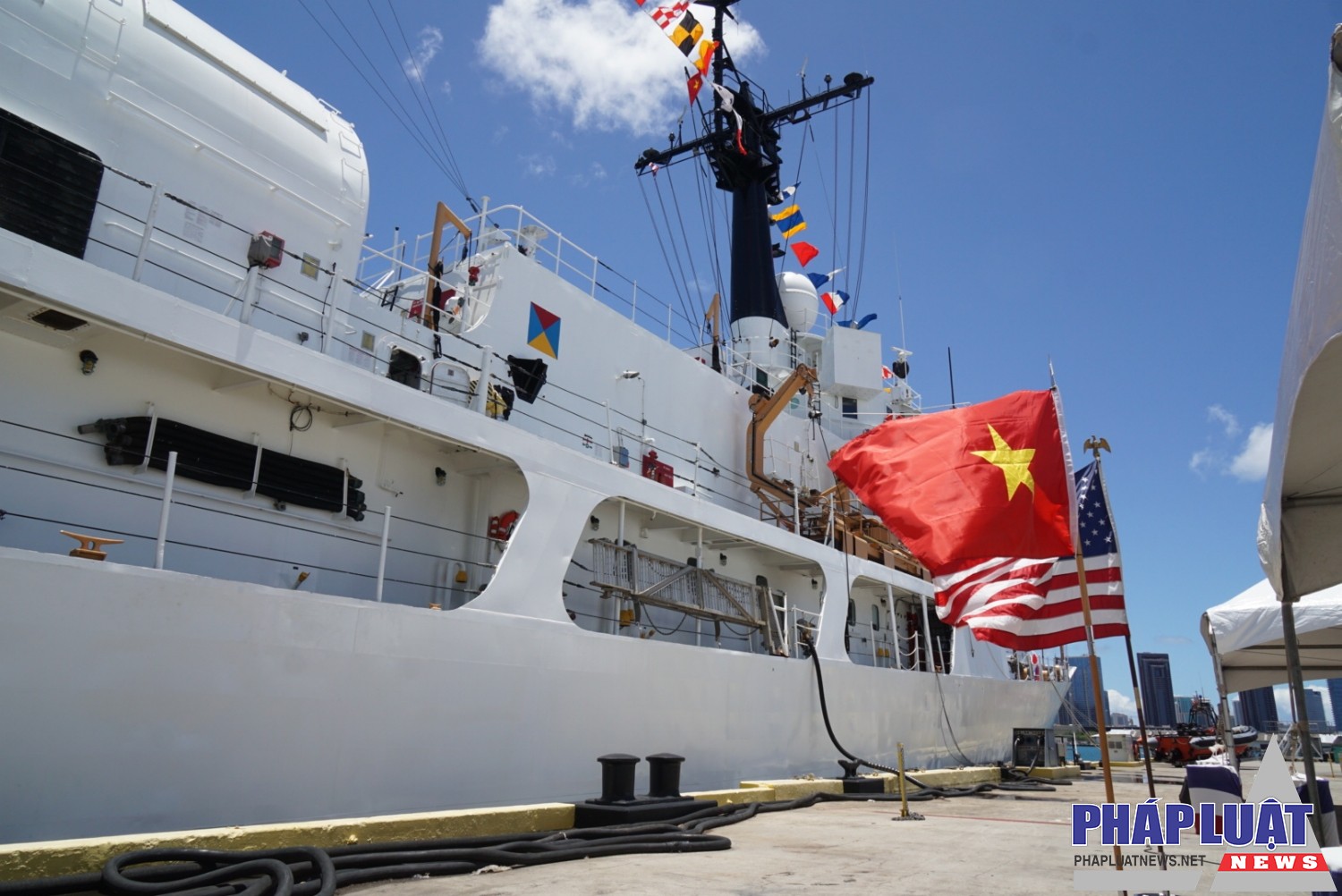 Tàu USCGC Morgenthau lớp Hamilton được chuyển giao cho Cảnh sát biển Việt Nam tại buổi lễ ở Hawaii sáng 25-5 (giờ địa phương) - Ảnh: Đại sứ quán Mỹ cung cấp