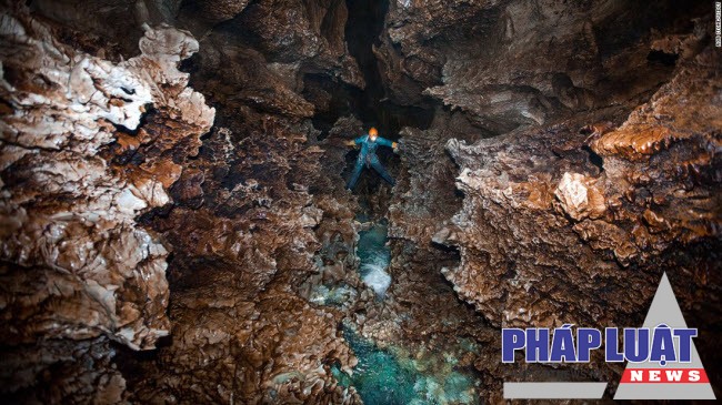 Hang Chevé, Mexico: Đây là một trong những hang động sâu nhất thế giới. Quá trình khám phá hang Chevé vẫn đang diễn ra từ sau khi nó được phát hiện lần đầu tiên cách đây hơn 3 thập kỷ.