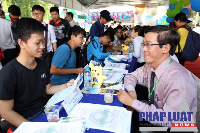 Xét tuyển vào đại học: Điểm chuẩn sẽ tăng ở một số ngành