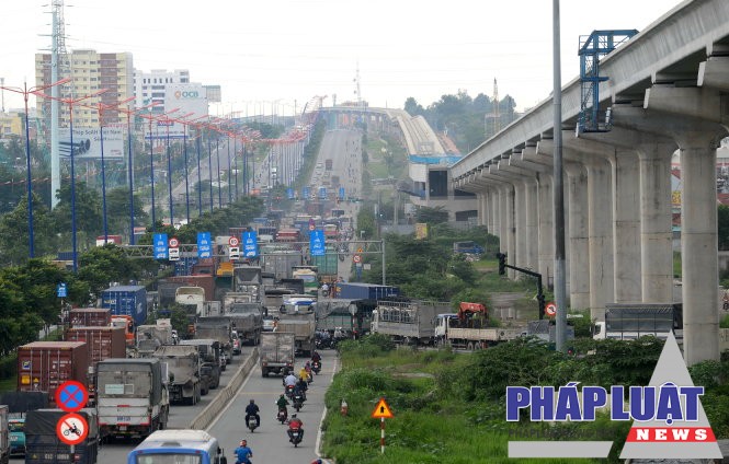 Theo lãnh đạo TP.HCM, kết nối giao thông vùng là vấn đề cần chú trọng trong quy hoạch vùng. Vừa qua, Bình Dương và Đồng Nai đề xuất nối dài tuyến metro Bến Thành - Suối Tiên ra đến 2 tỉnh này - Ảnh: Q.ĐỊNH