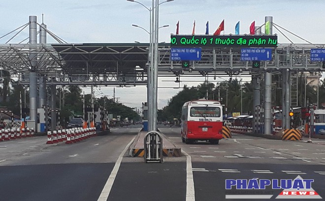 Trạm thu phí BOT QL1 Tiền Giang. Ảnh: Hải Đường/báo Giao thông