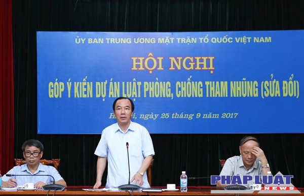Phó chủ tịch Ủy ban Trung ương MTTQ Việt Nam Ngô Sách Thực phát biểu tại hội nghị