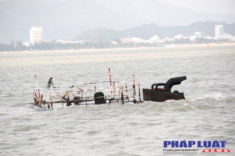 Nghĩa địa tàu chìm Quy Nhơn:Đơn vị trục vớt phớt lờ "tối hậu thư"?