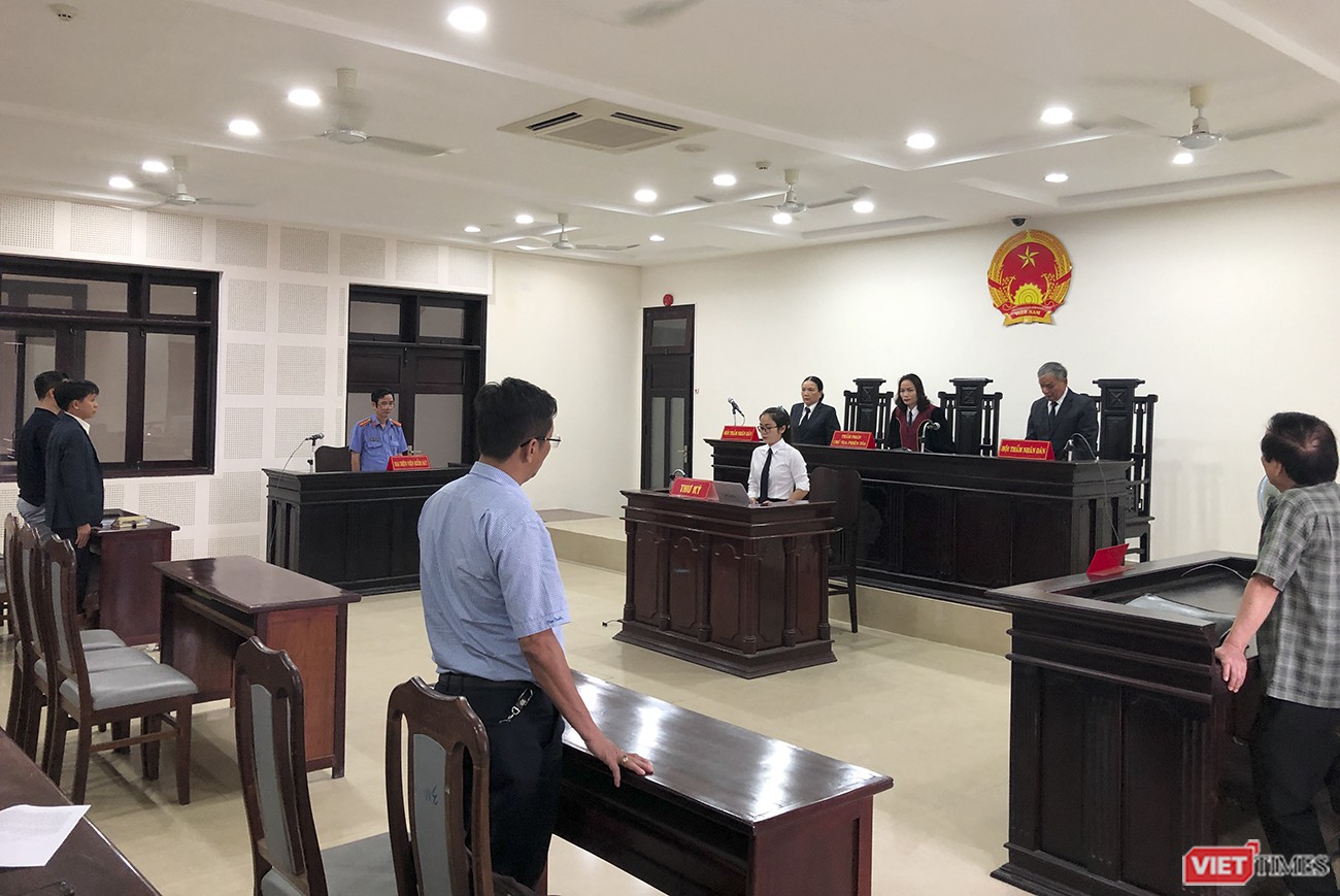 Quang cảnh phiên tòa phúc thẩm xét xử vụ Vipico kiện UBND TP. Đà Nẵng.